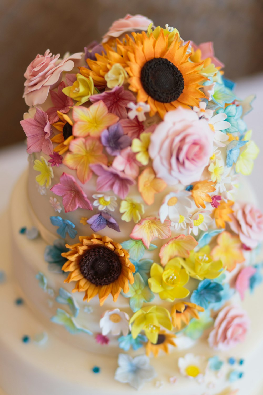bolo de flor multicolorido