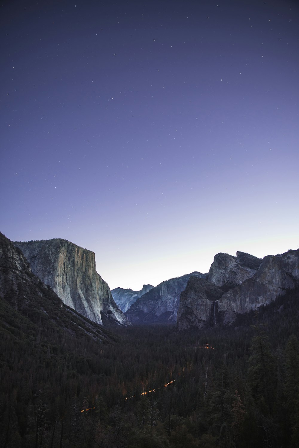 photo du parc national de Yosemite pendant la nuit
