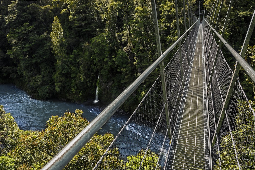 gray suspension bridge