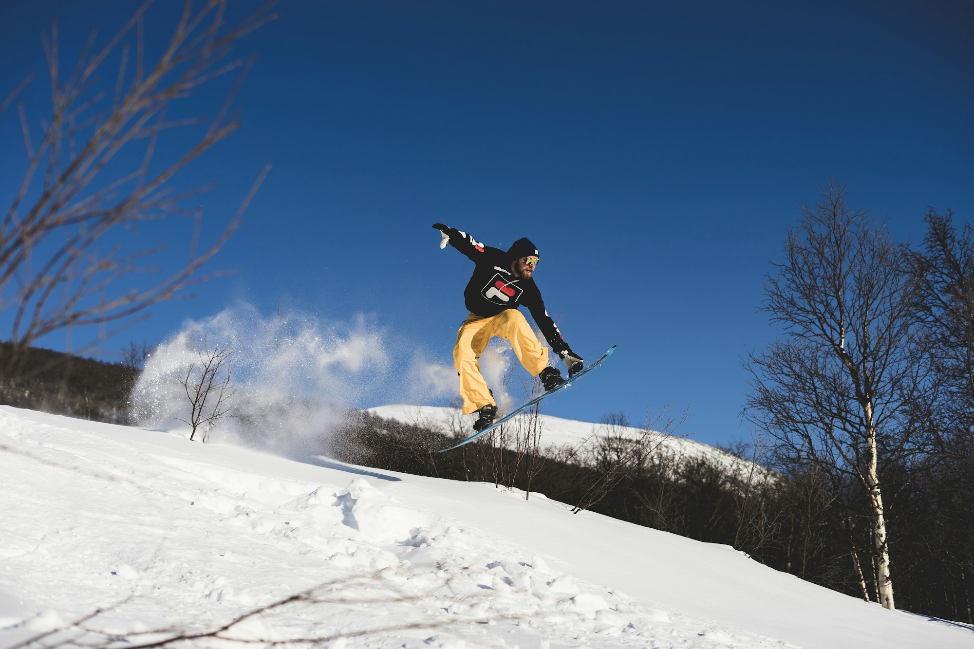 Free riding snowboarding