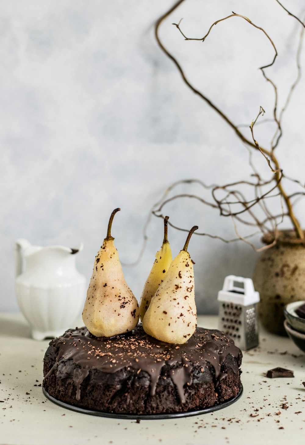 pears on top of cake