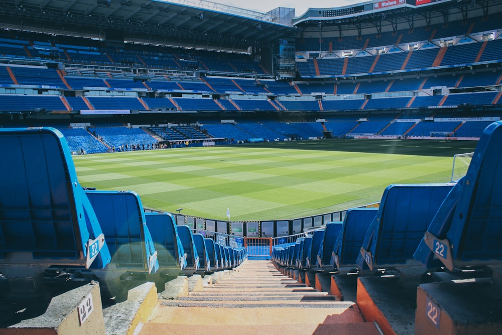 stadio di calcio durante il giorno