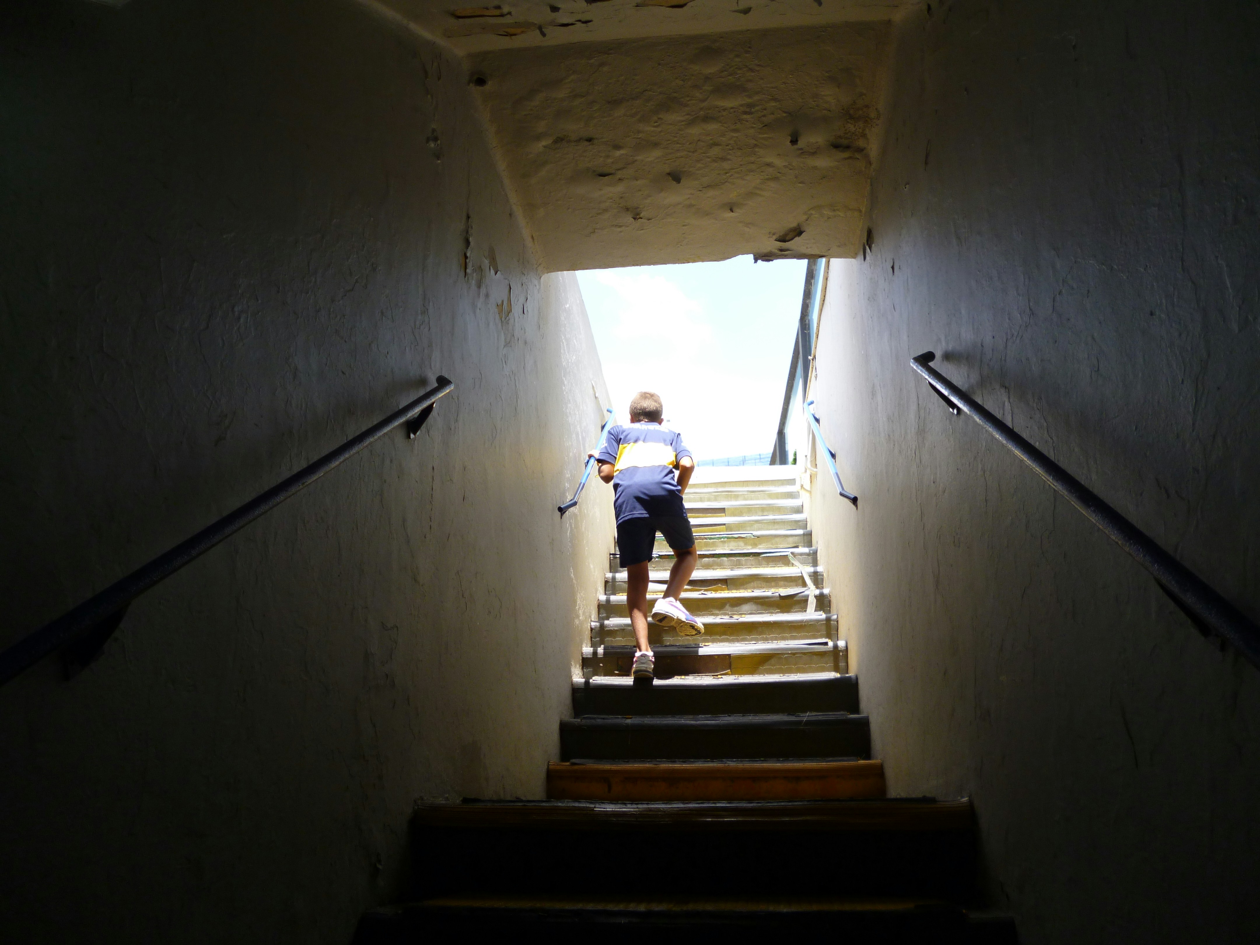 계단을 오르는 꿈의 의미와 다양한 꿈풀이 해석