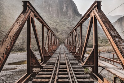 Rio Vilcanota Bridge - Des de Railway, Peru