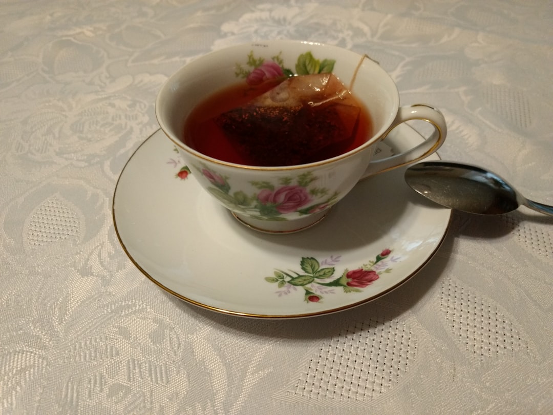 Чай в блюдце. Чай в блюдце Хакасский. Чайй изблюдец. Чашки для чая СССР.