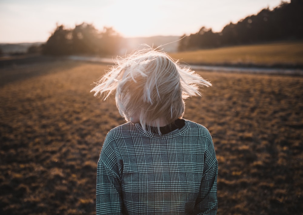 gray hair person waving hair