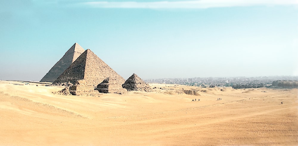 Piramide di Giza durante il giorno