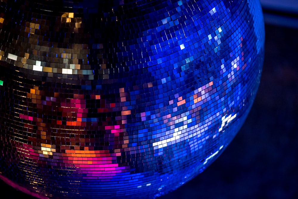 closeup photography of mirror ball