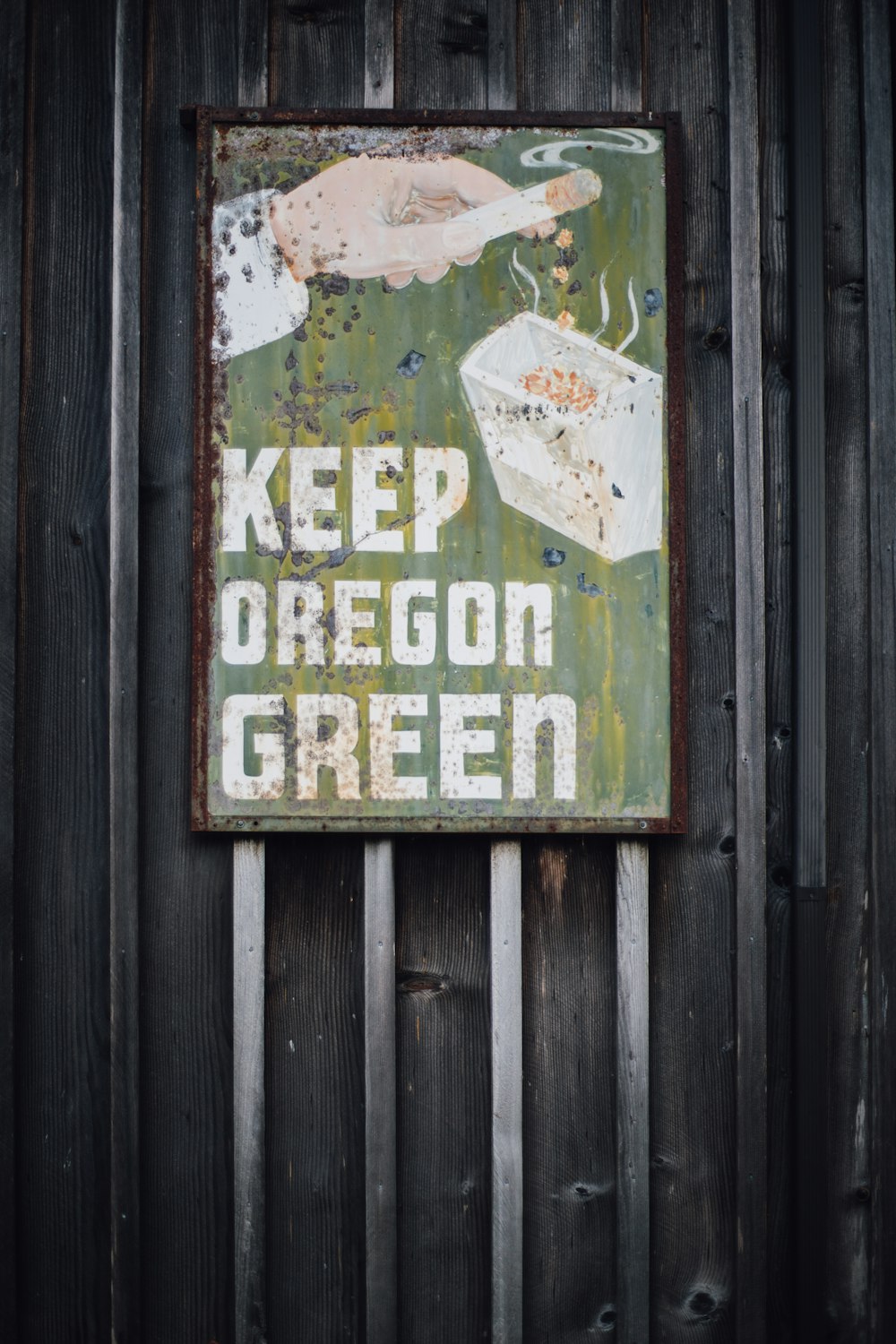 緑と白のKeep Oregon Greenの看板