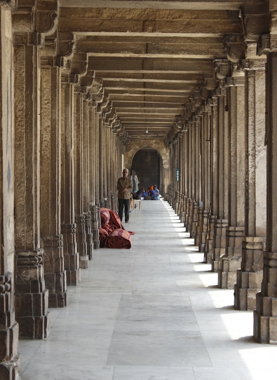 people on hallway in Jama Masjid India
