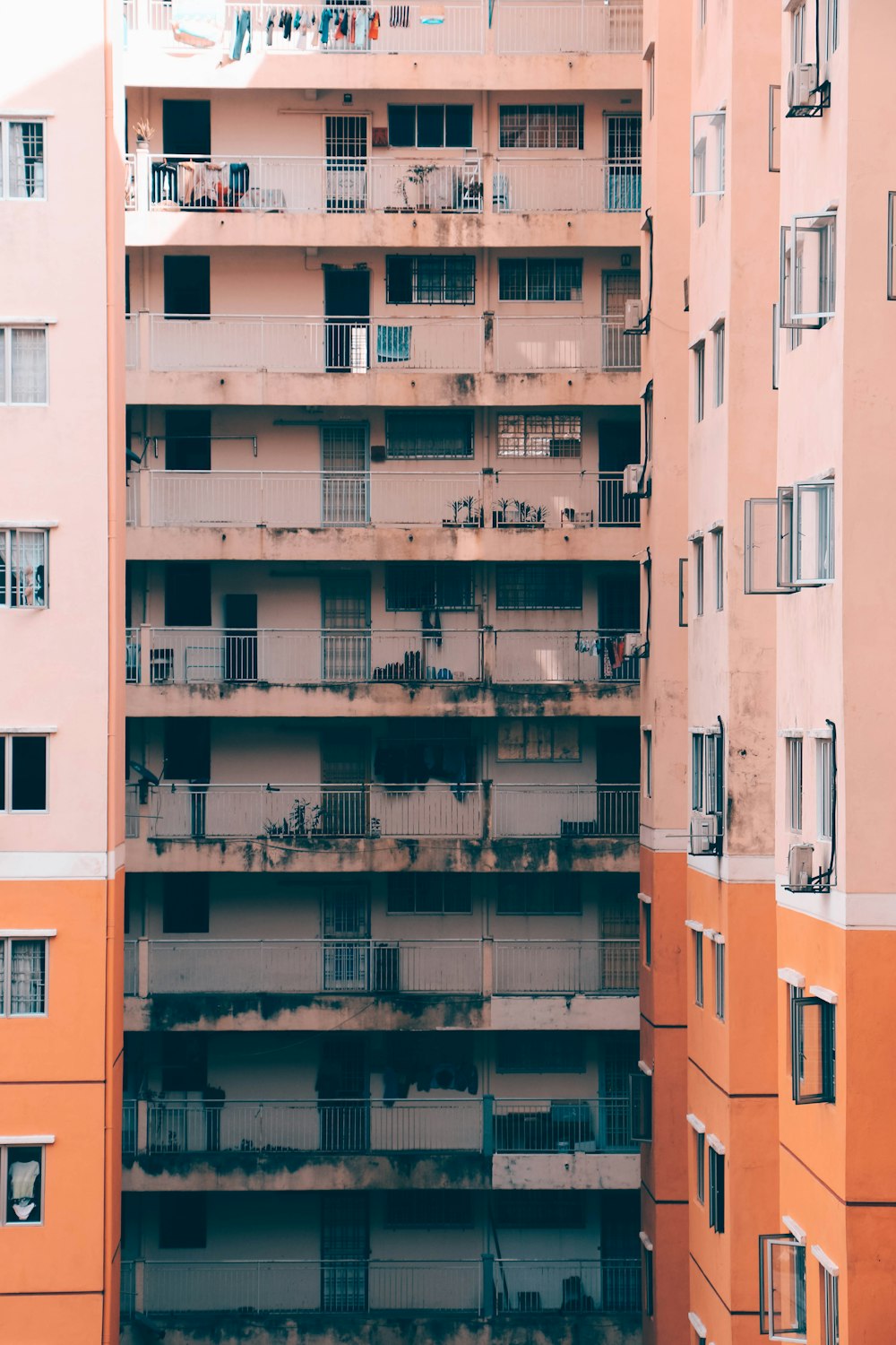 beige high rise building