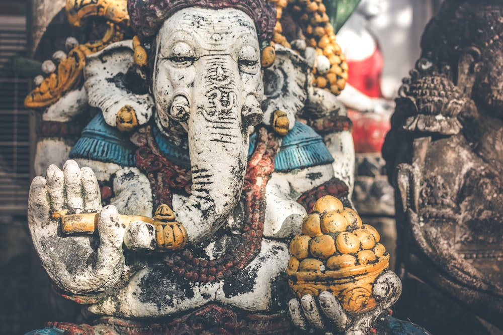 500 lord ganesha pictures download free images on unsplash ganesh deity ceramic sculpture