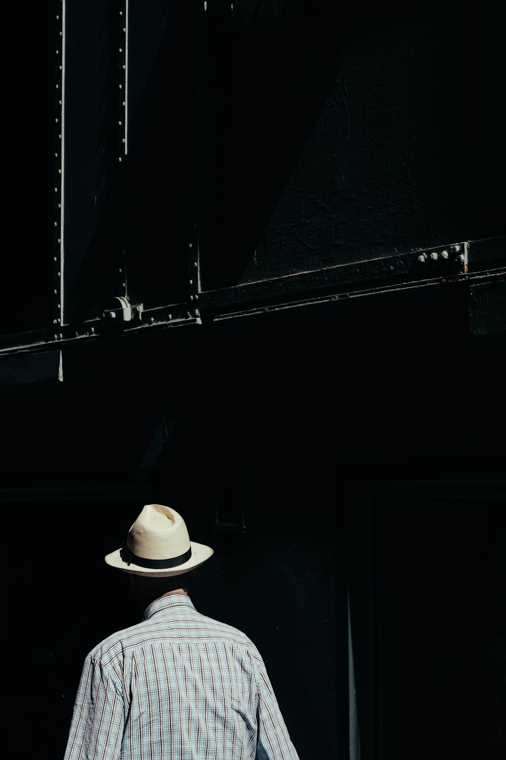 man wearing white hat
