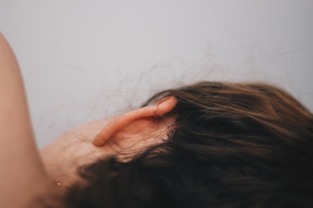 close-up photo of woman's hair