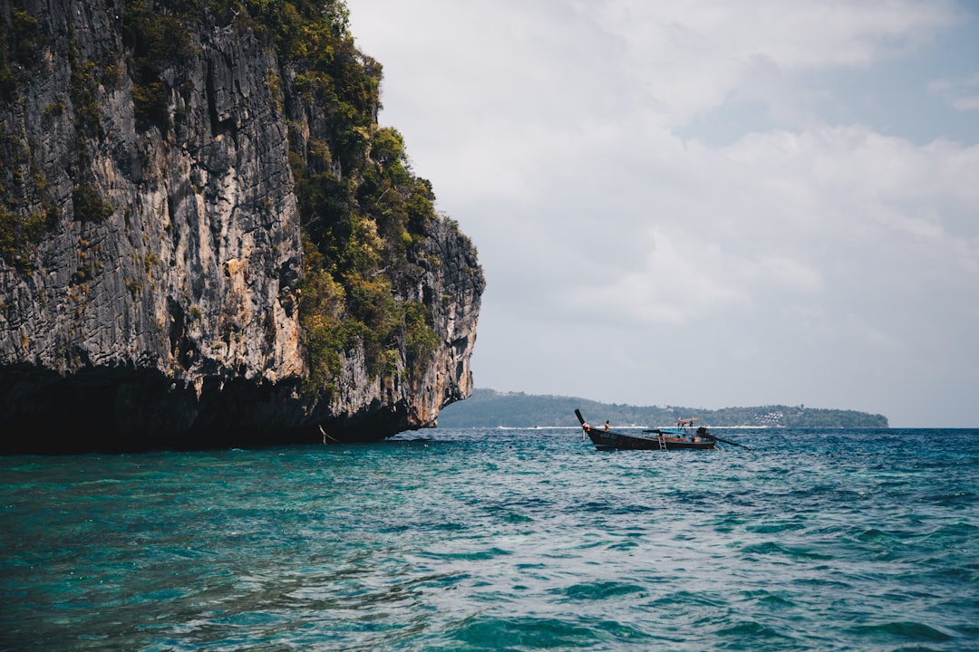 travelers stories about Cliff in Krabi, Thailand