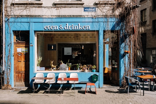 blue and white Eten & Drinken store front during daytime