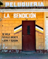 Peluqueria La Bendicion wall art