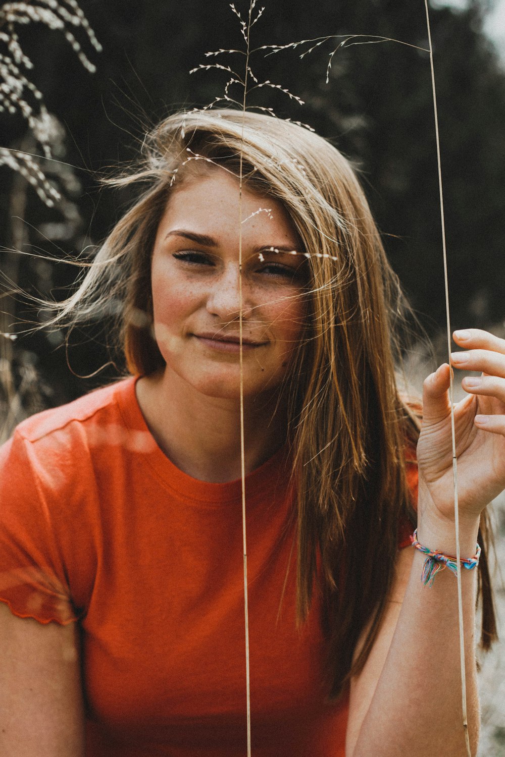 smiling woman at daytime