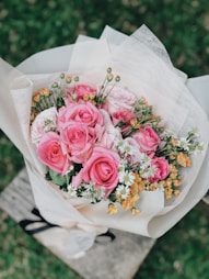 pink and white rose bouquet