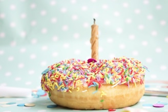 photography of doughnut cake