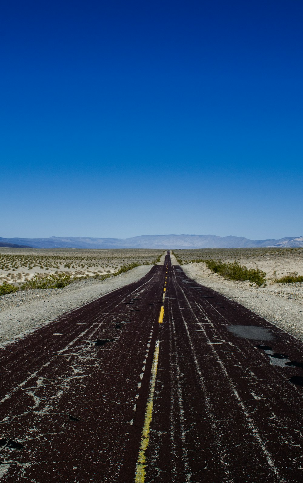 black and gray concrete road way