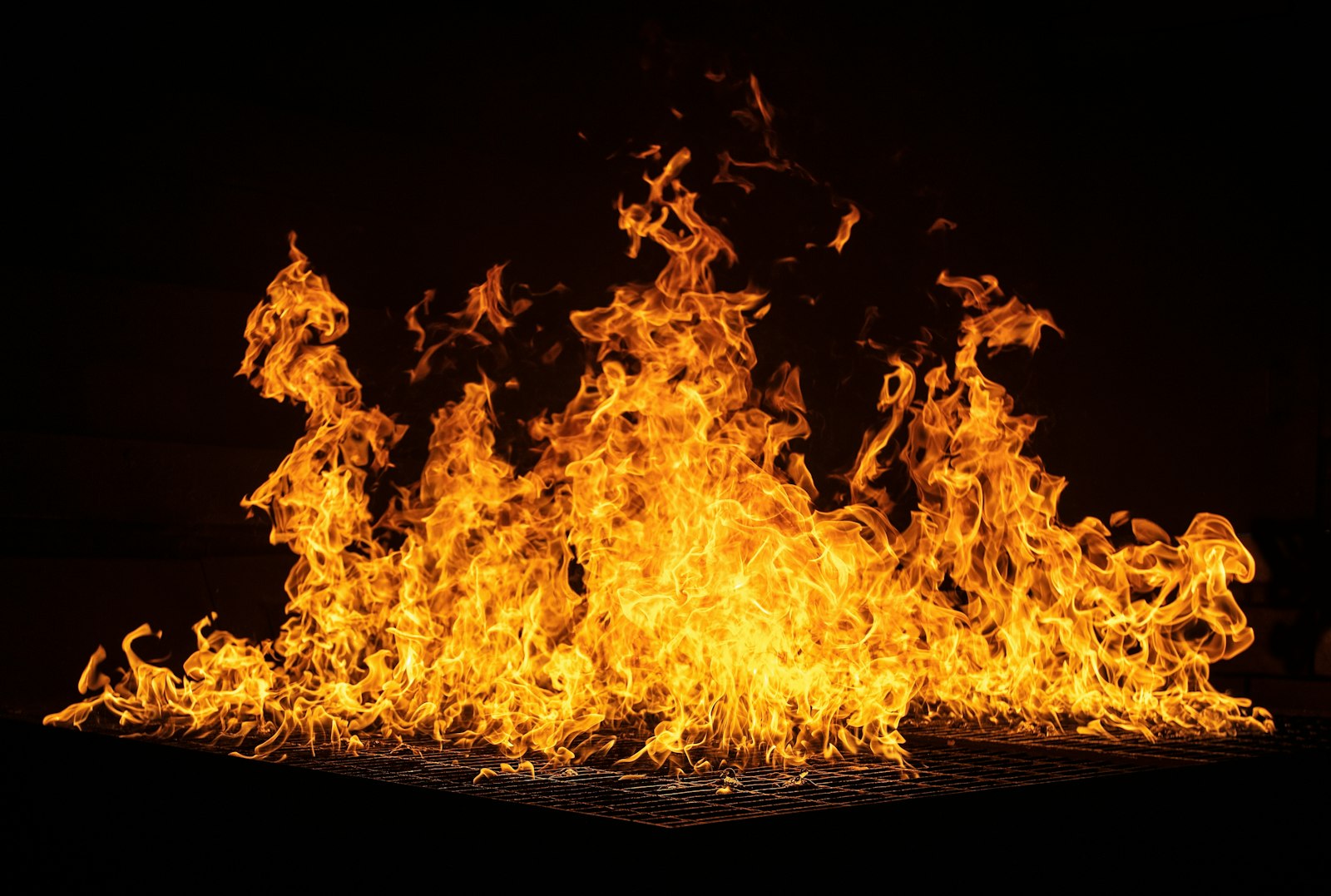 Canon EOS 5DS + Canon EF 16-35mm F2.8L II USM sample photo. Bonfire photography