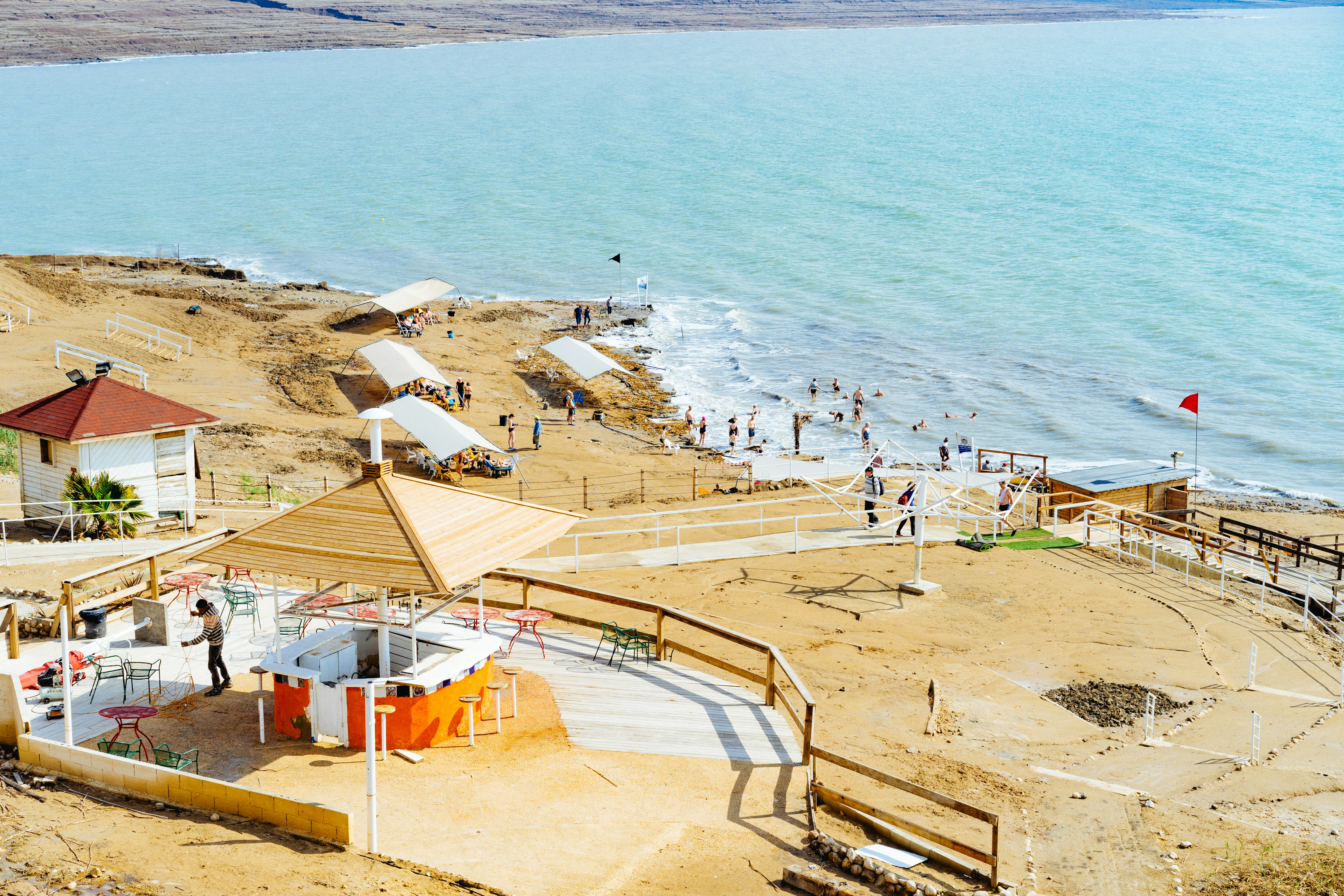 aerial photography of seashoreduring daytime