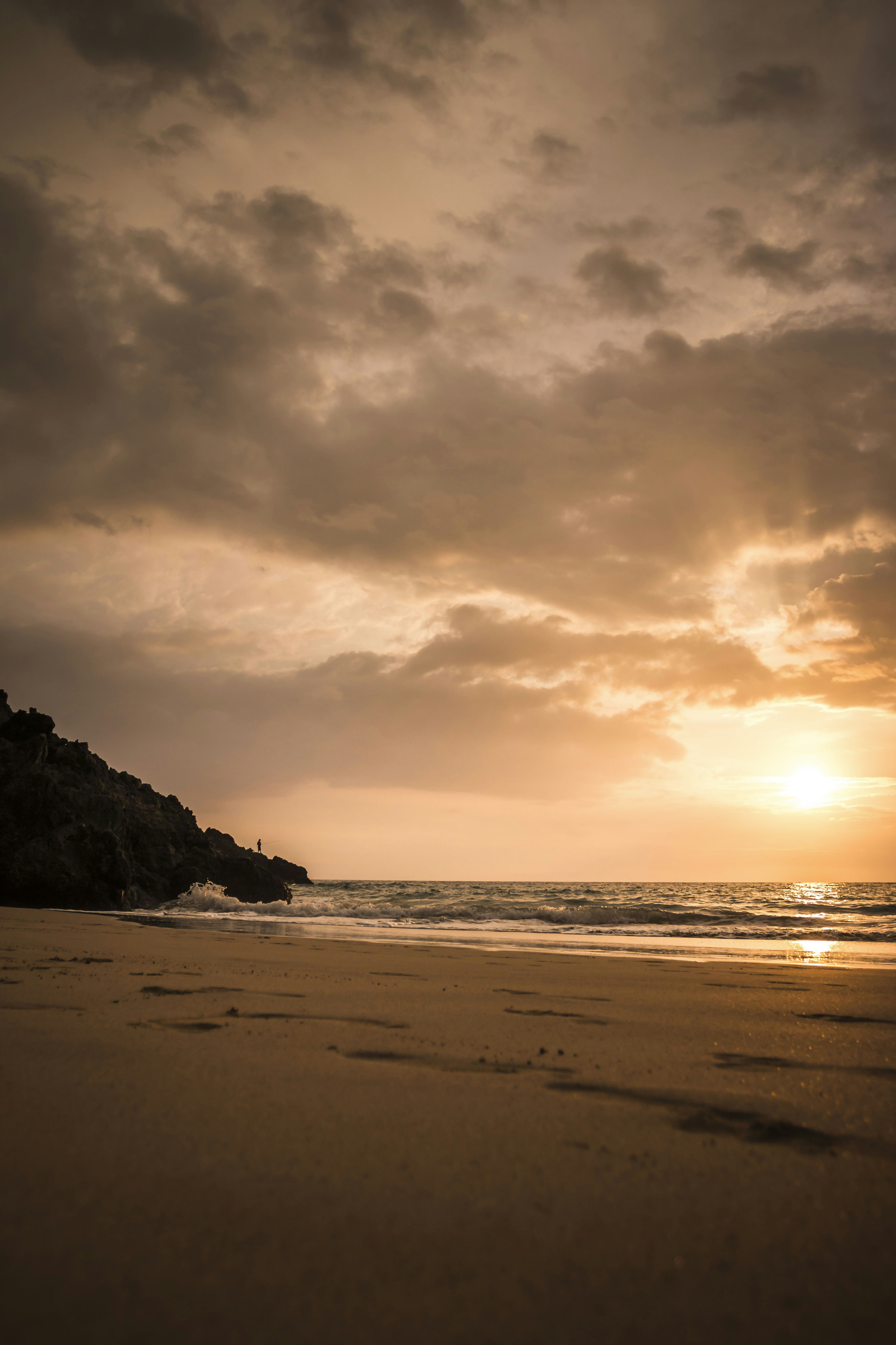 27 Stunning Beach Sunset Pictures Download Free Images On Unsplash