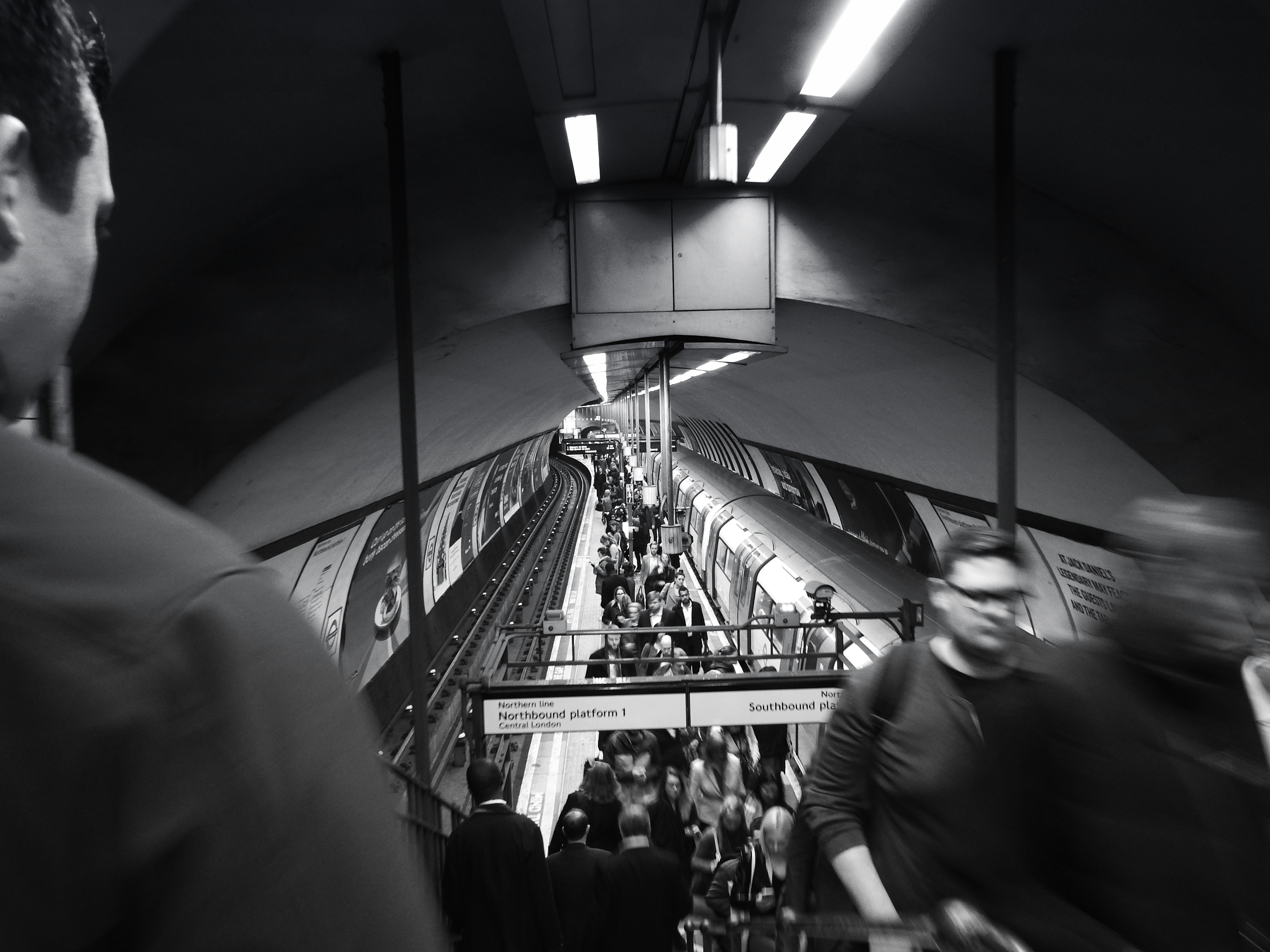 gray computer monitor