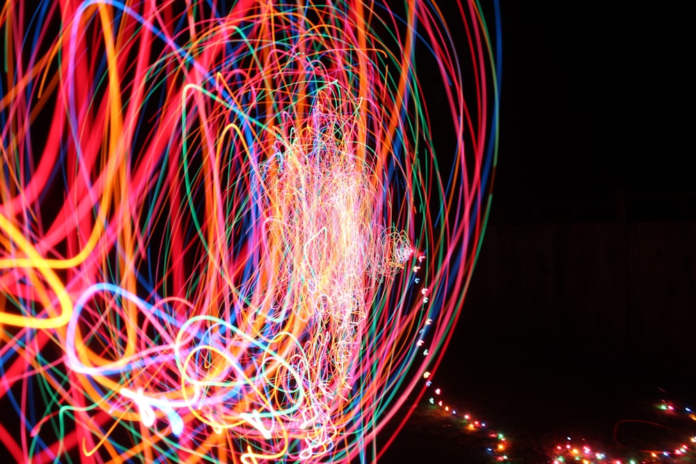 a blurry photo of a street light at night