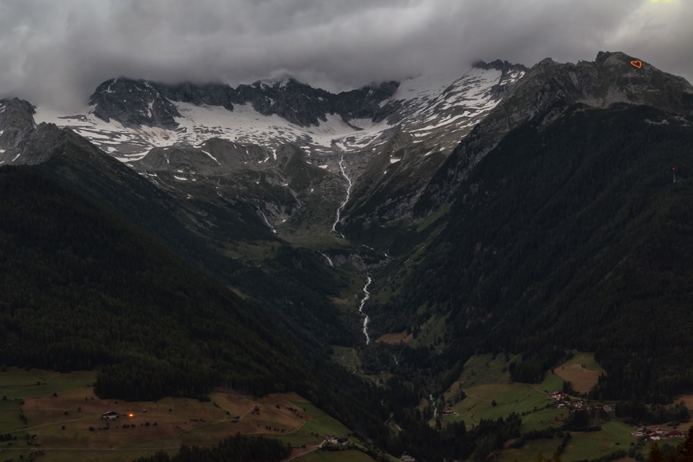Mountain Valley Pictures Download Free Images On Unsplash