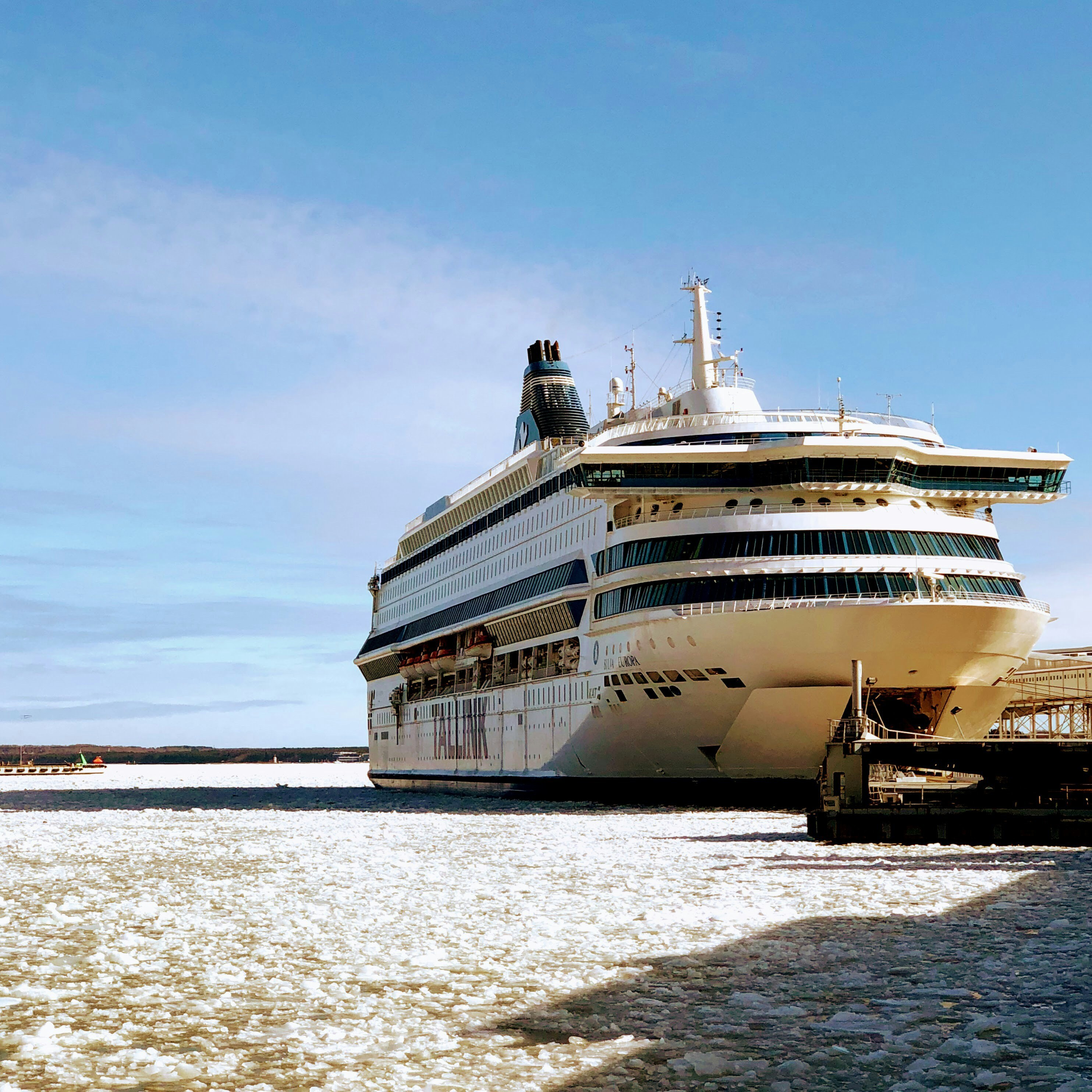 Expedition vessel Arctic harbor