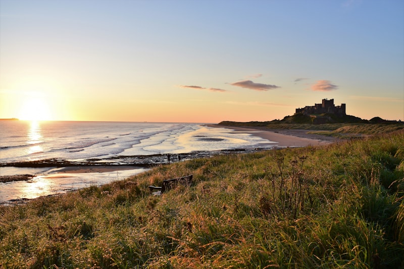 Three-bedroom lodge with hot tub near Bamburgh