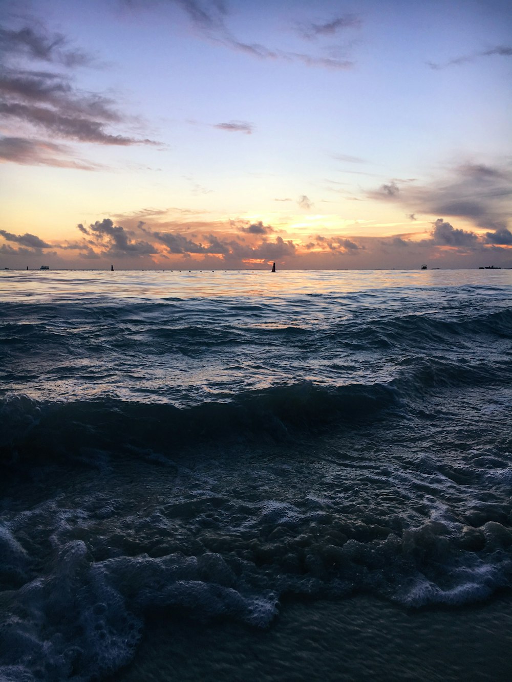 Fotografia time-lapse delle onde dell'oceano