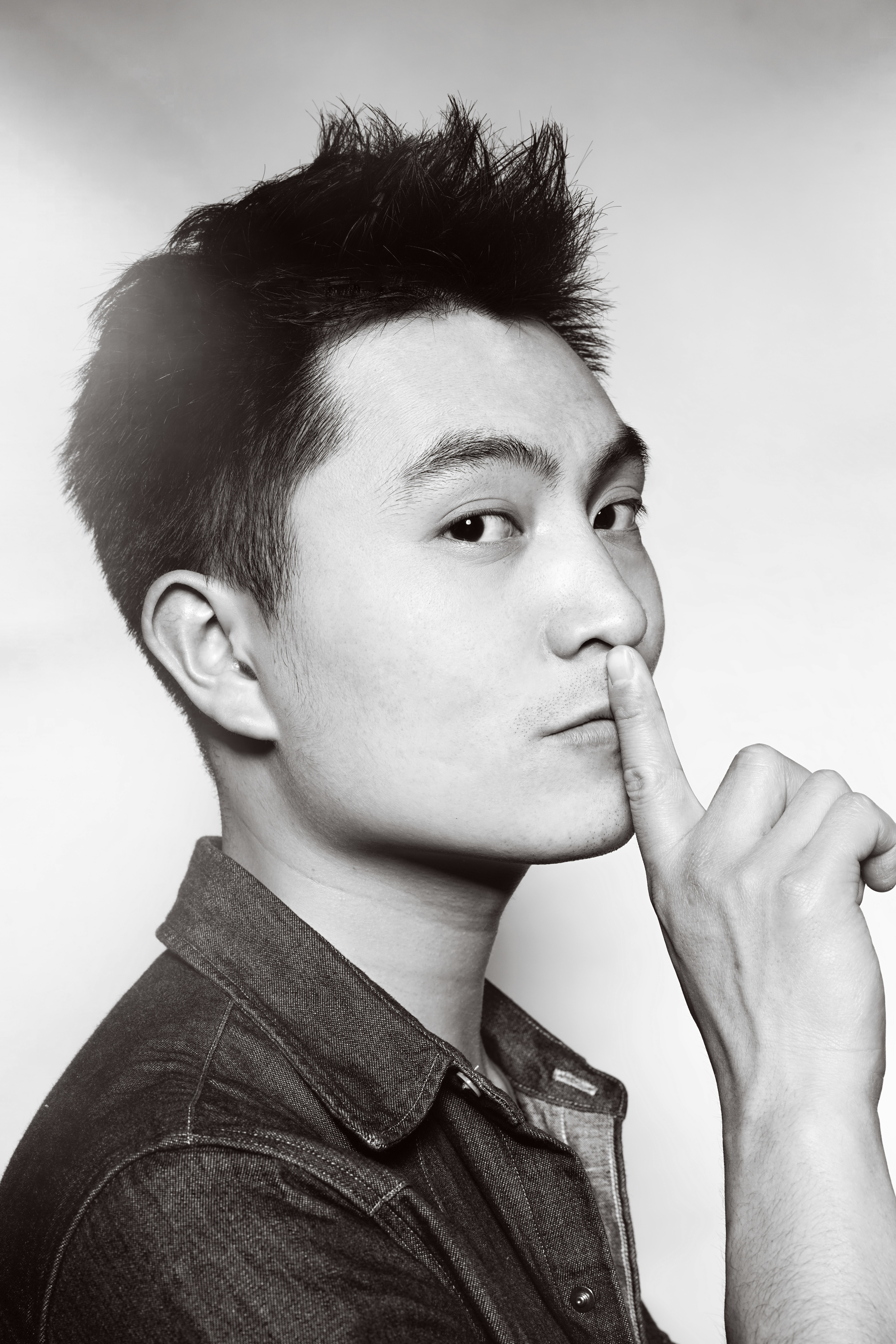 great photo recipe,how to photograph man kissing his finger