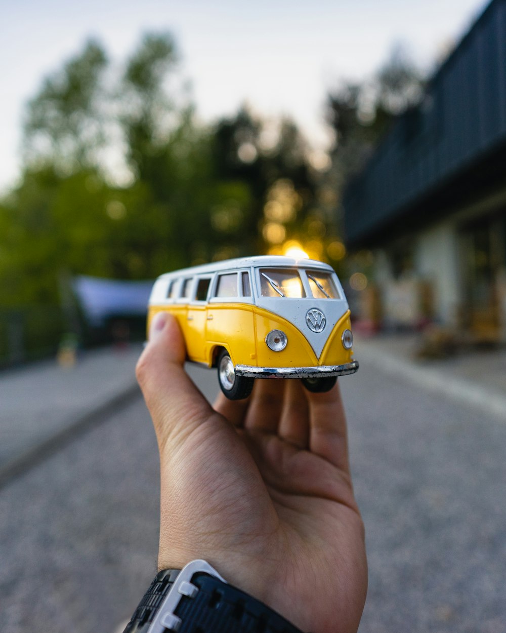 yellow and black volkswagen t-1 scale model