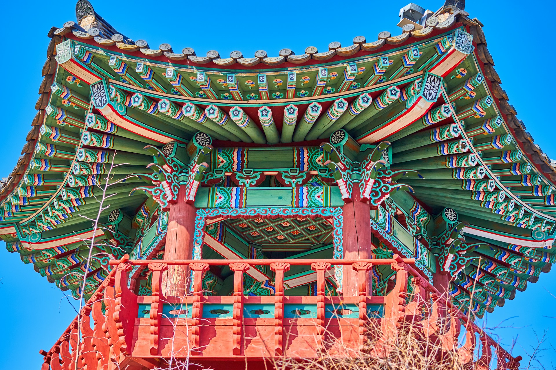 green and red temple