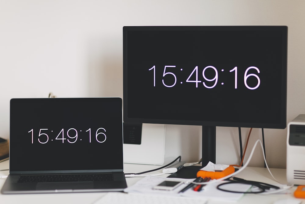 digital devices showing 15:49:16