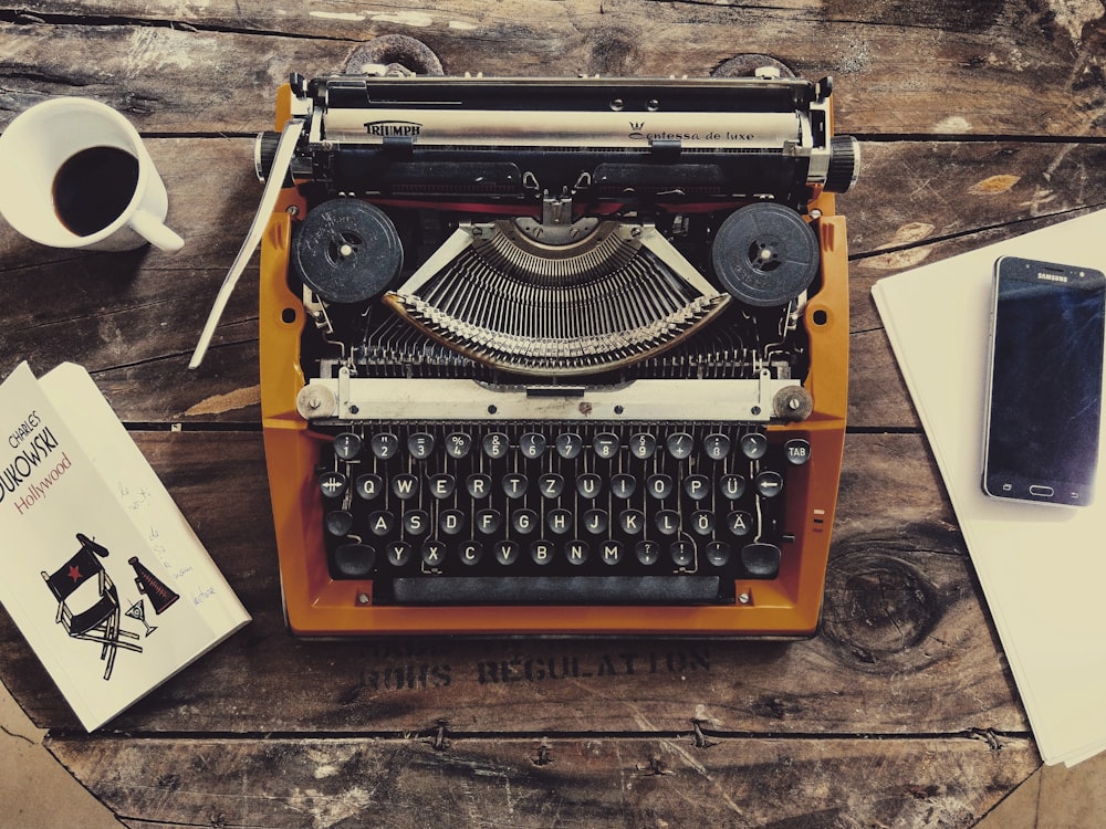 brown and black typewriter