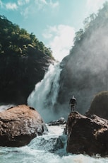 Health Vibes - Stretch to stop pain & inflammation and keep your freedom & hike to a waterfall
