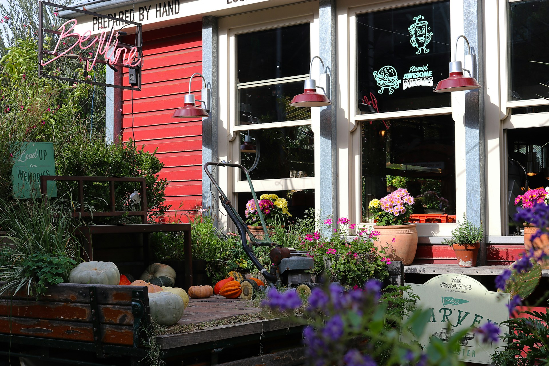 black and white bed linen