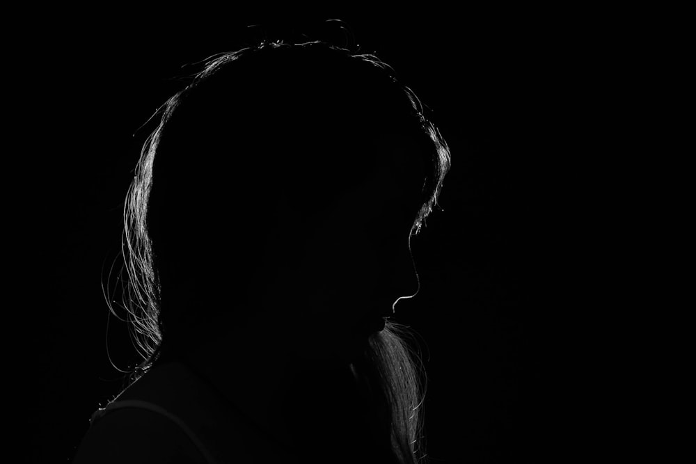 silhouette fotografia di donna