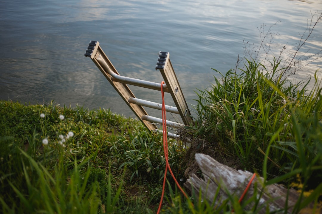 ladder, ledge, secure strap