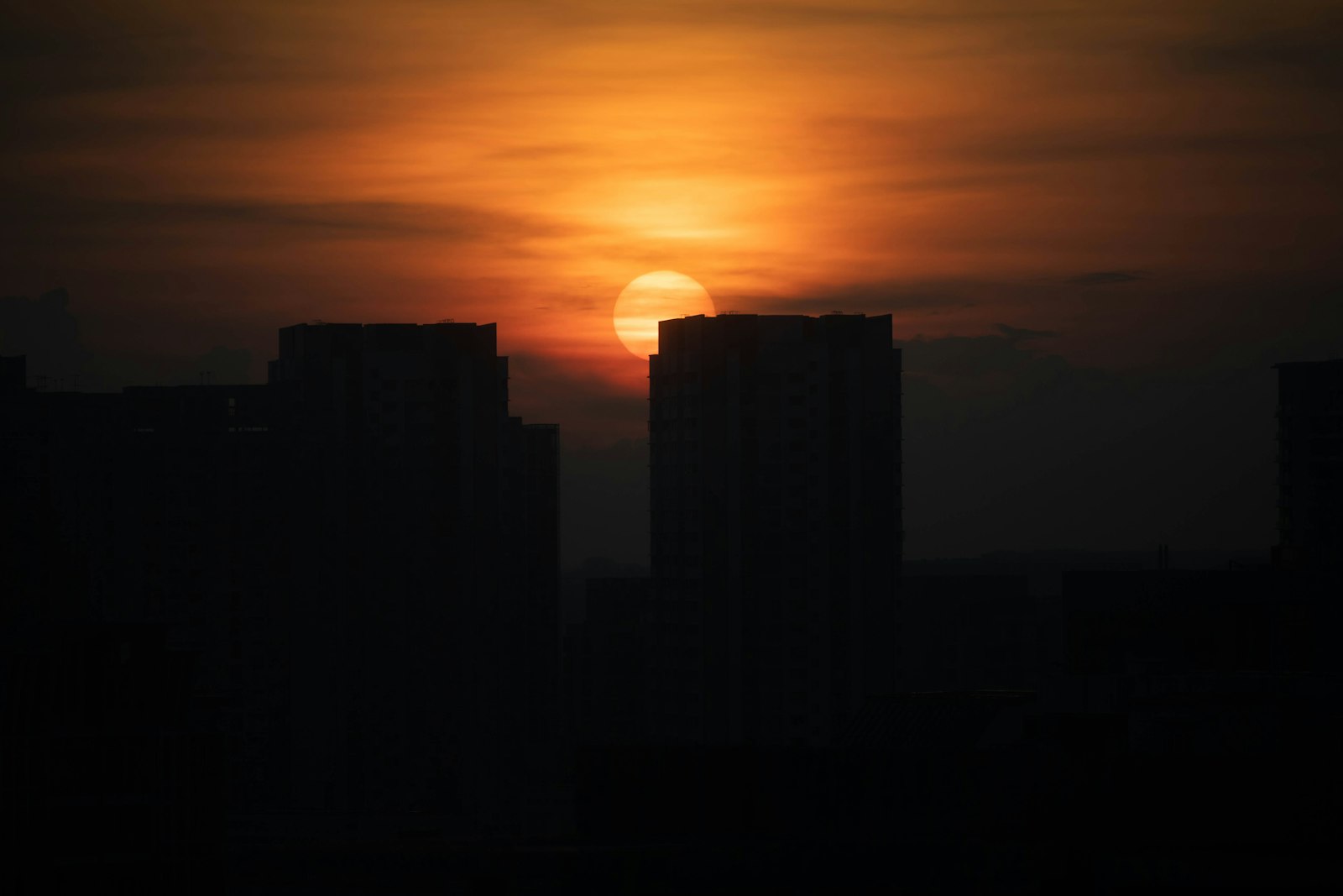 Nikon AF-S Nikkor 300mm F2.8G ED VR II sample photo. City buildings and sunset photography