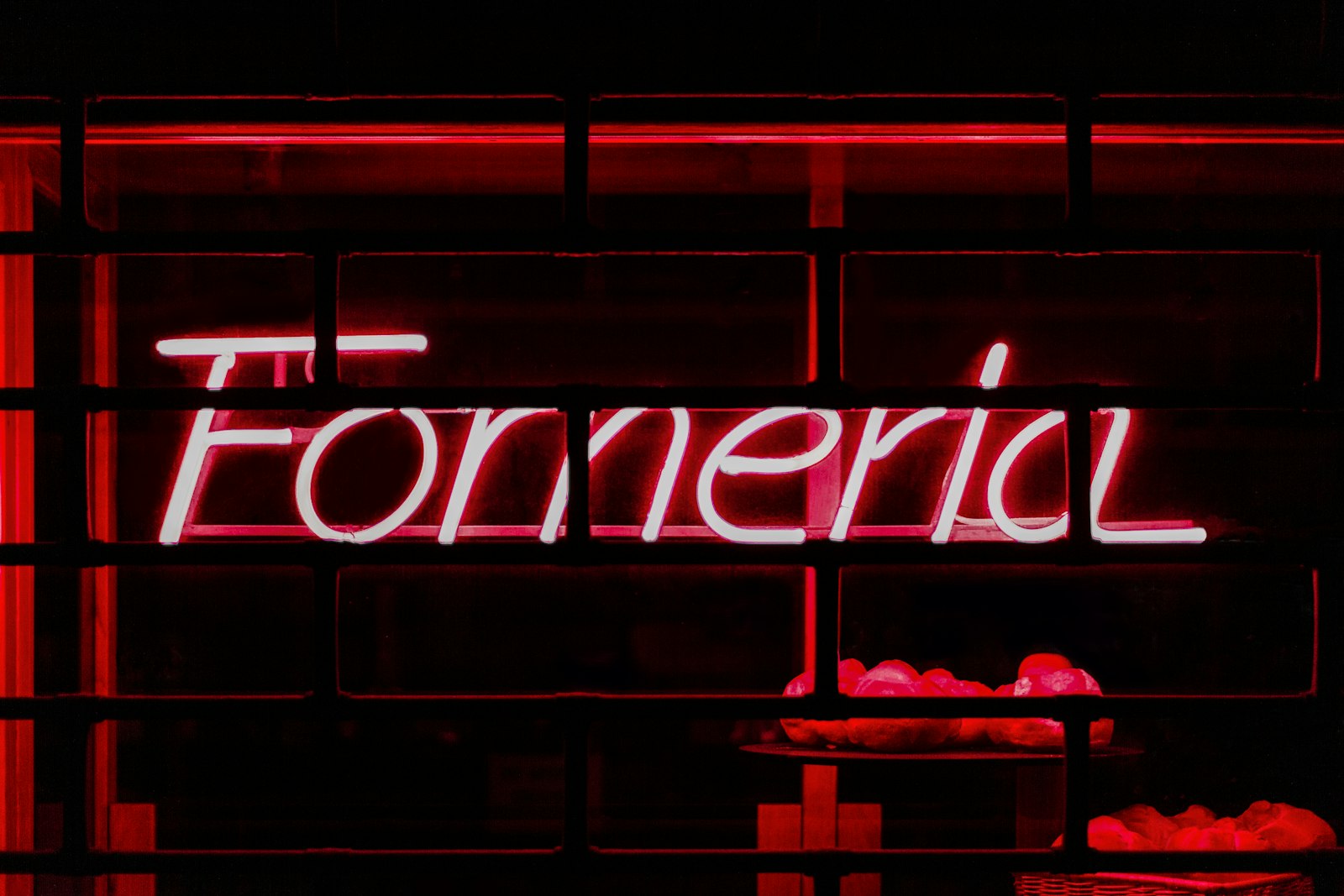 Canon EOS 7D + Sigma 30mm f/1.4 DC HSM sample photo. Red fomeria neon-signage photography