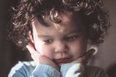 close-up photography of girl during daytime