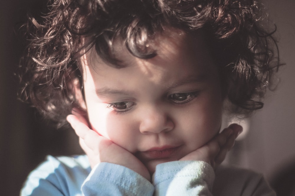 close-up photography of girl during daytime