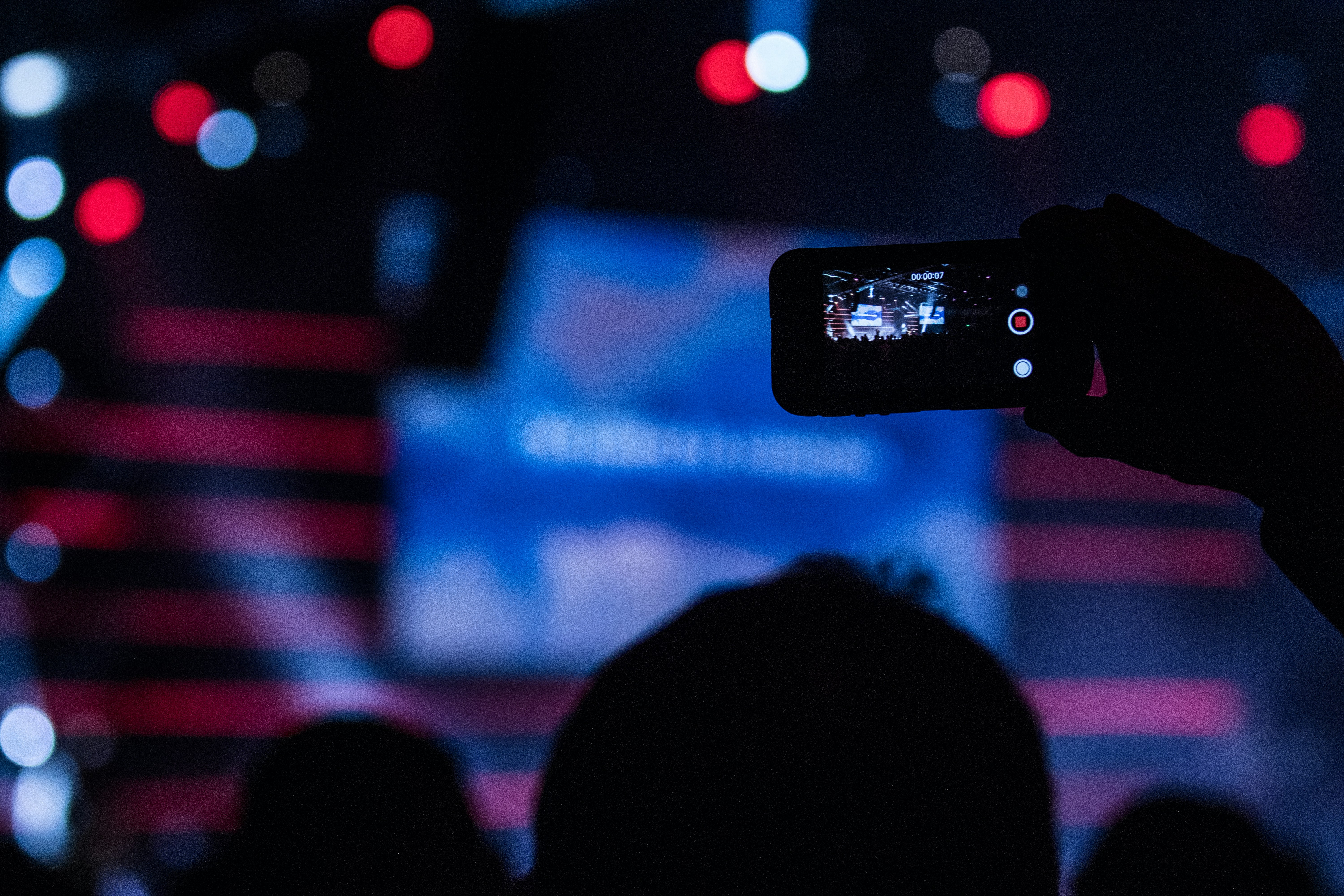 方寸之间的科技美学，华为手机官方内置壁纸的艺术与情怀