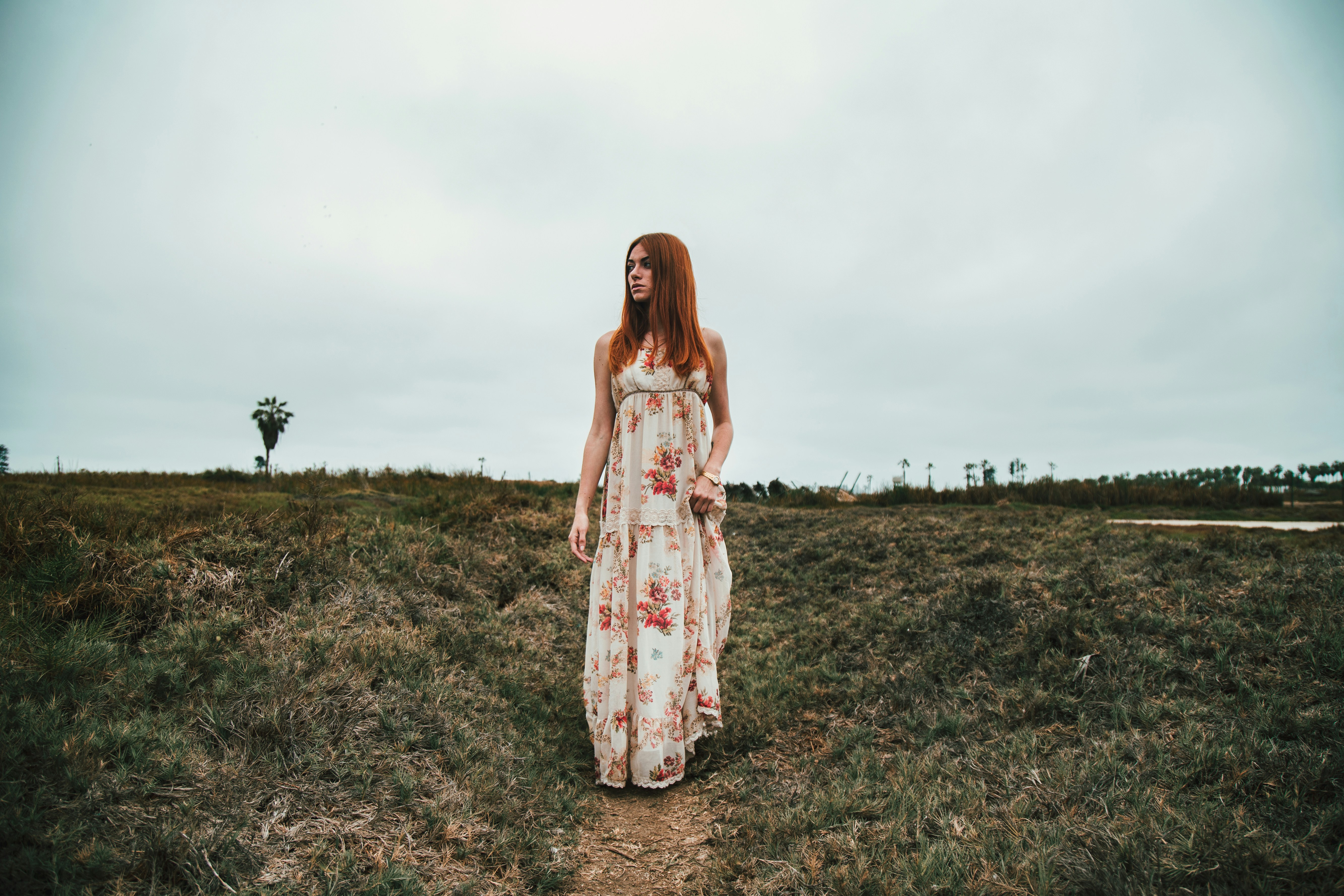 woman wearing maxi dress outdoor
