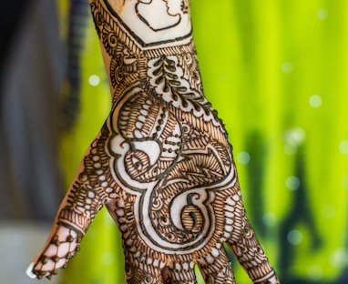 person's right mehndi tattoo